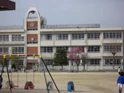 塚口小学校