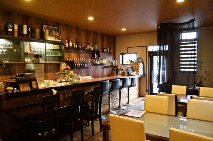エムズ カフェ ダイニング バー